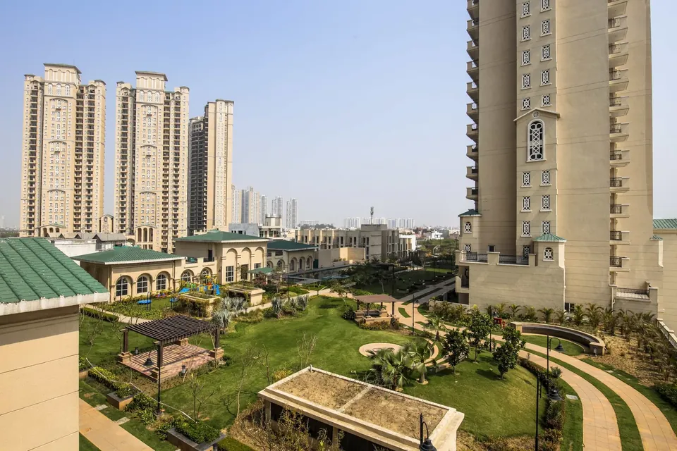 ATS Triumph curving garden walkways between the towers, photo