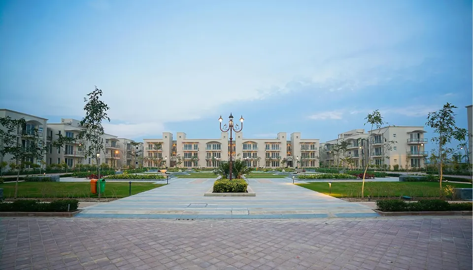 BPTP Amstoria completed low-rise floors around a paved central plaza, photo