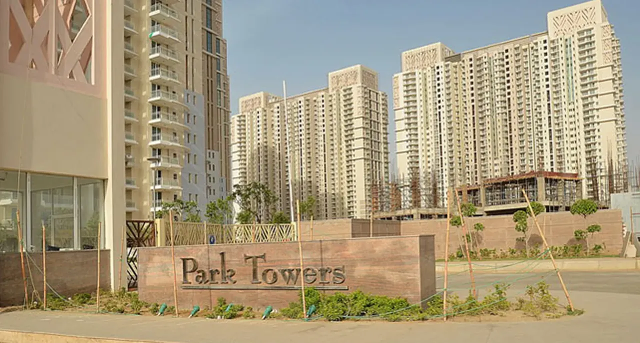 DLF Park Place, Park Towers entrance sign and towers