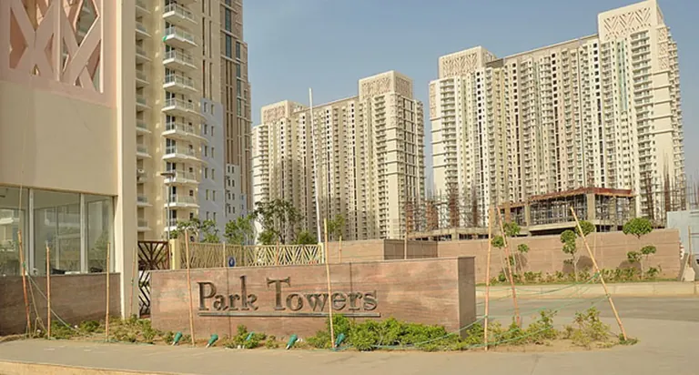 DLF Park Place, Park Towers entrance sign and towers