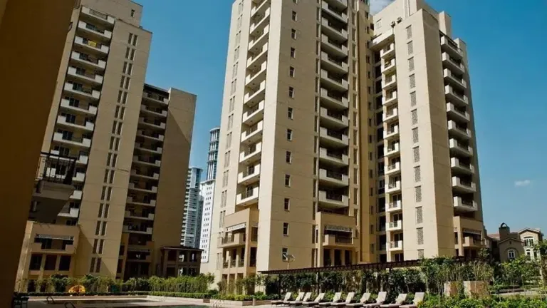 Emaar The Palm Springs towers and garden