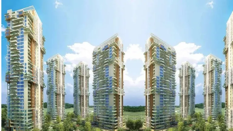 Pioneer Araya towers with staggered green-edged balconies