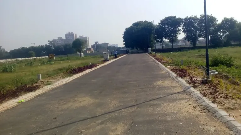 Pyramid Spring Valley internal road through the colony
