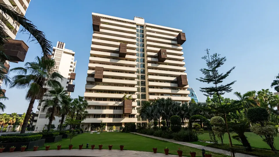Salcon The Verandas 14-floor tower and landscaped gardens