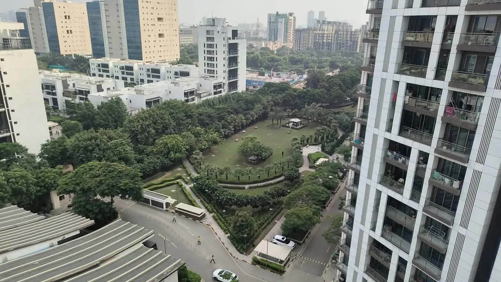 Tata Primanti view over the central greens and villas