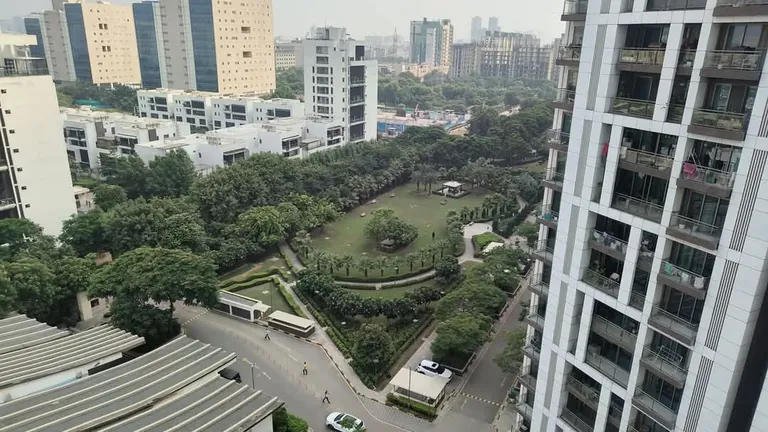 Tata Primanti view over the central greens and villas