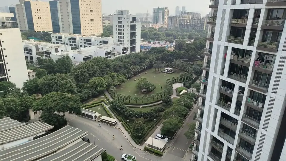 Tata Primanti view over the central greens and villas